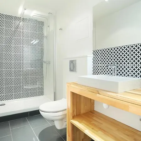 Rent A - Charon 3 * Parigi