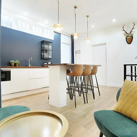 Rent A - Charon 3 * Parigi