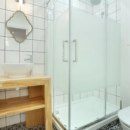 Rent A - Charon 3 * Parigi